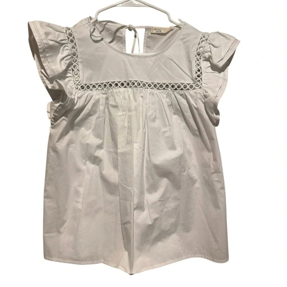 White Eyelet Flutter Sleeve Blouse‎